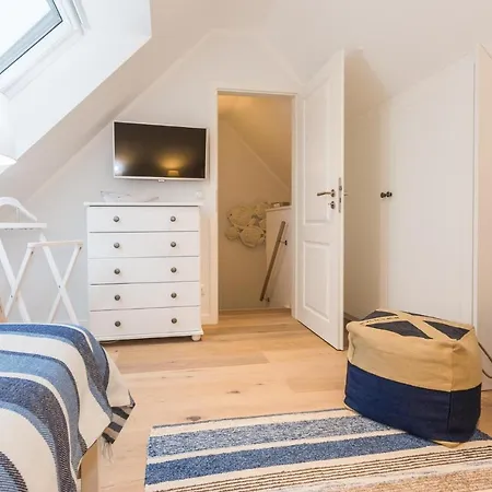 Schulstr_ 15 _ostseestern_ Zingst